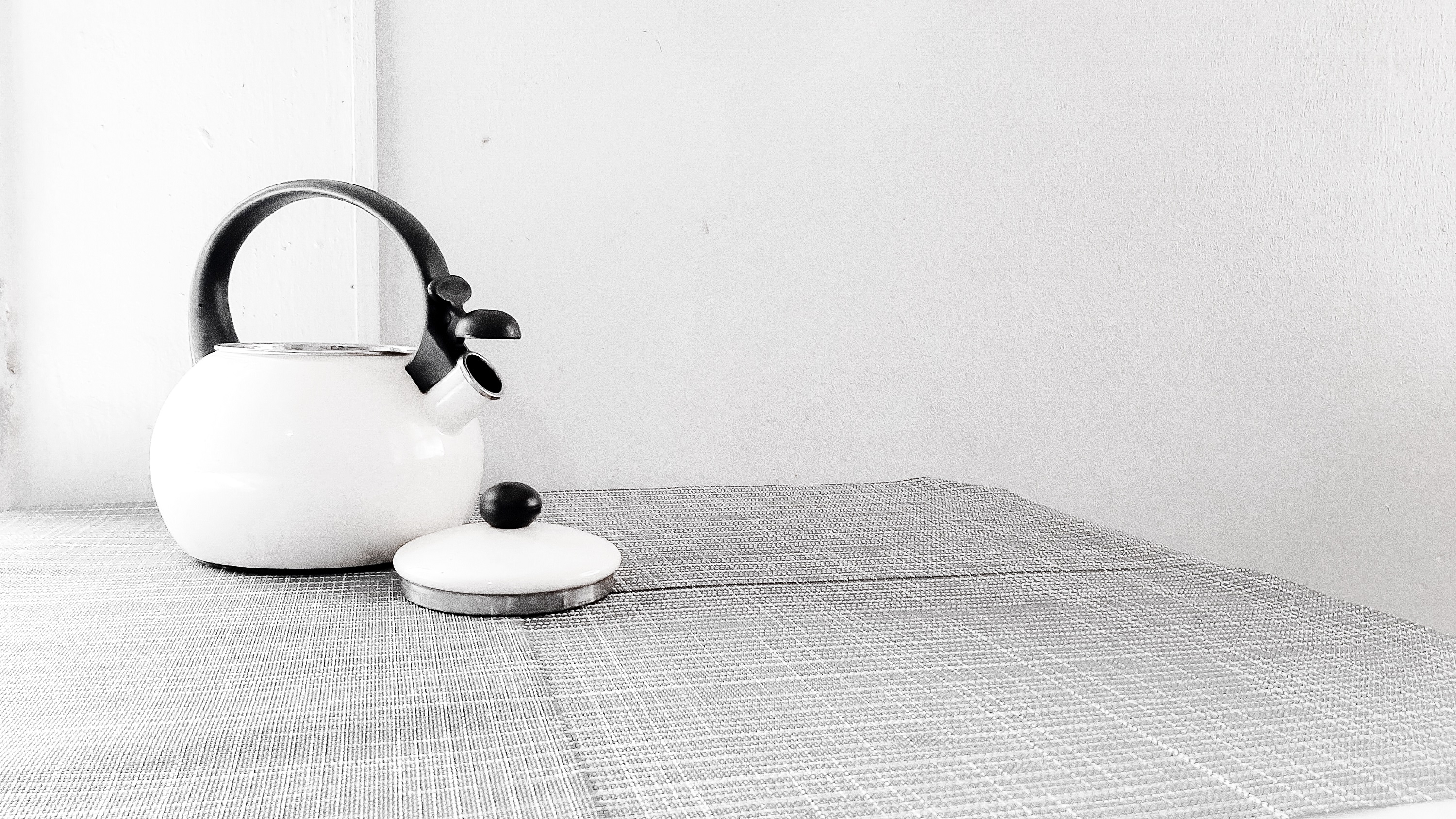 tea-kettle-black-and-white.jpg